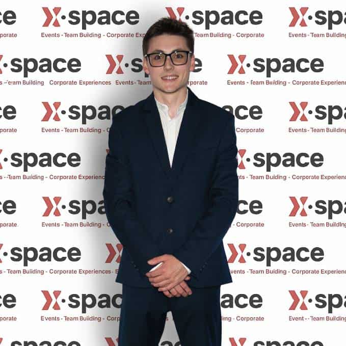 foto di Nicola con sfondo X-Space